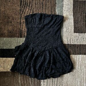 Elegant Black Lace Strapless Dress